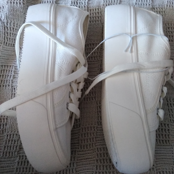 women's taryn canvas platform sneakers